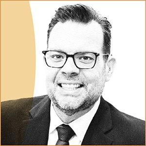 photo de Christopher Sutton de la tête et des épaules